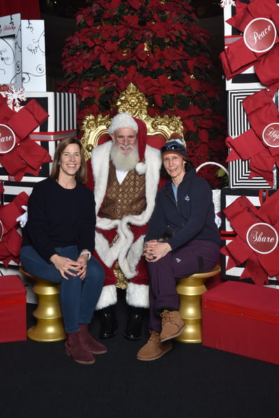 6 Reasons Santa Photos are Perfect for Best Friends